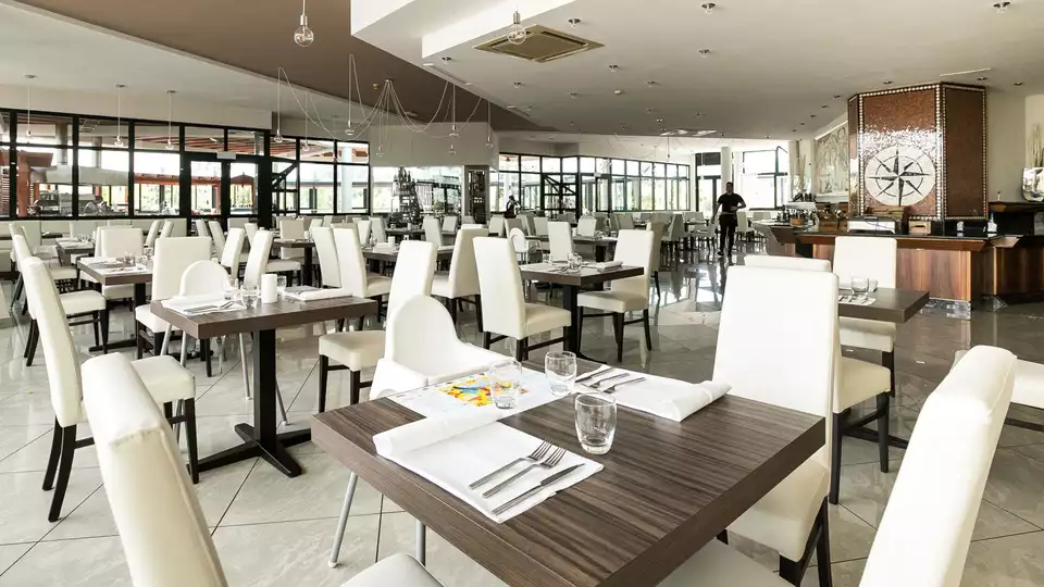 Diner avec specialites internationales sur la cote de Venetie nuits