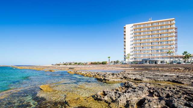 Escápate en Pensión Completa y vistas al mar en Colonia Sant Jordi, Mallorca (desde 3 noches)