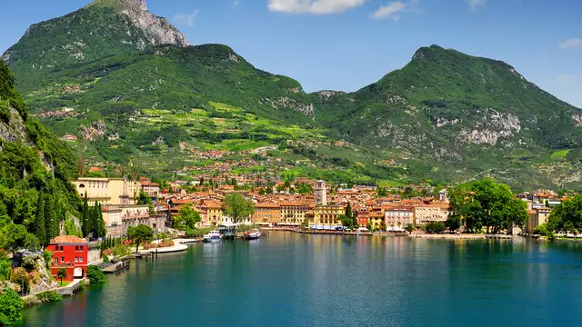 Soggiorno in mezza pensione sul Lago di Garda e a pochi Km da Verona