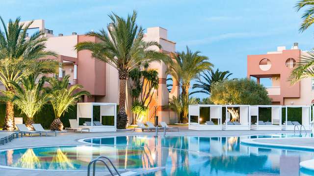 Escapada wellness: cóctel detox, spa y masaje en un resort 5* en Oliva, Valencia