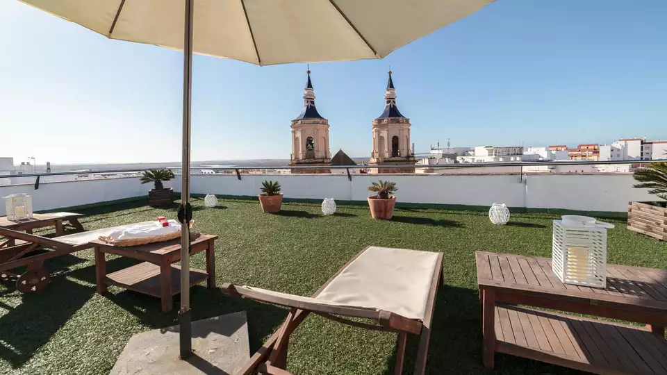 Hotel en San Fernando Cadiz con desayuno cava y bombones