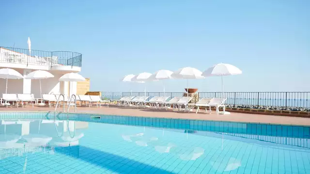 Soggiorno relax sul mare tra Cefalú e Palermo con accesso alla spa