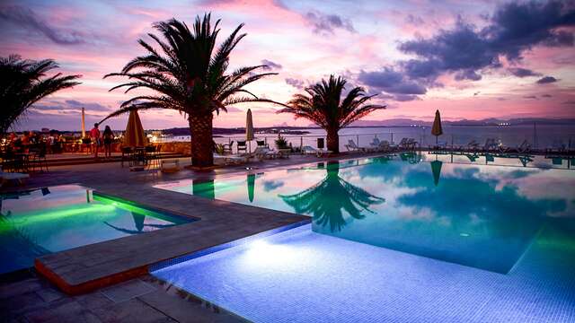 Especial Familias: Escapada con Media Pensión junto al mar, en Es Pujols