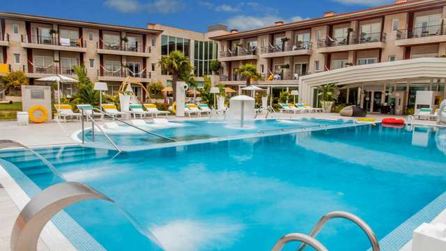 Vacaciones en Familia: Escapada Relax con acceso al Spa en Sanxenxo