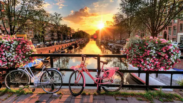 Séjour avec Spa au Cœur d’Amsterdam