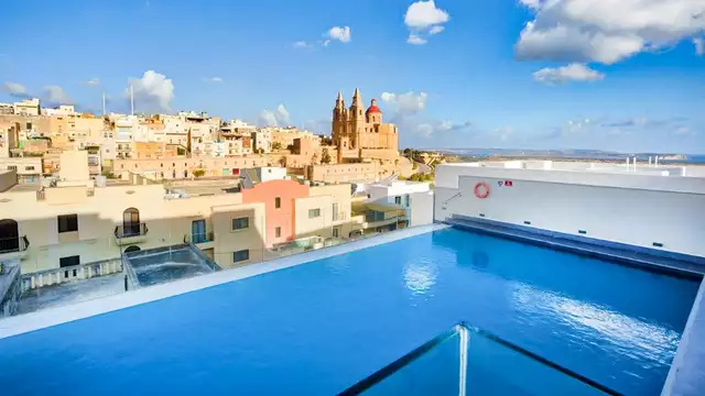 Viaje bajo el sol del pintoresco pueblo de Mellieha, en Malta (desde 3 noches)