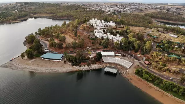 Una spiaggia nell'entroterra? Scopri Orellana La Vieja e alloggia in un appartamento incantevole