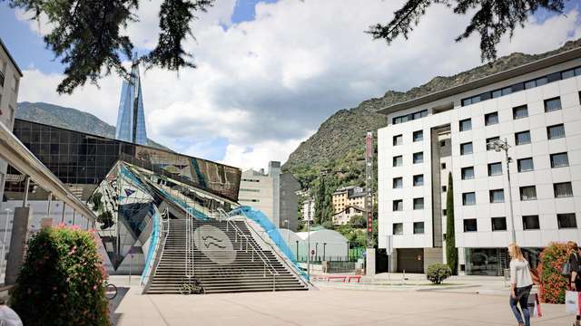 Cena e bottiglia di spumante ad Andorra