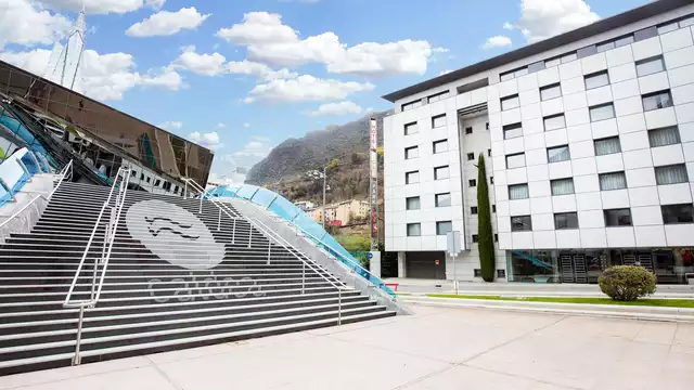 Cena e bottiglia di spumante ad Andorra