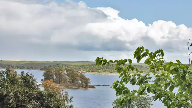 Una spiaggia nell'entroterra? Scopri Orellana La Vieja e alloggia in un appartamento incantevole