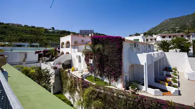 Vacanze ad Ischia in mezza pensione e accesso alla spa incluso
