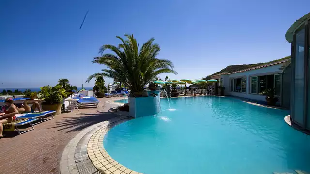 Vacanze ad Ischia in mezza pensione e accesso alla spa incluso