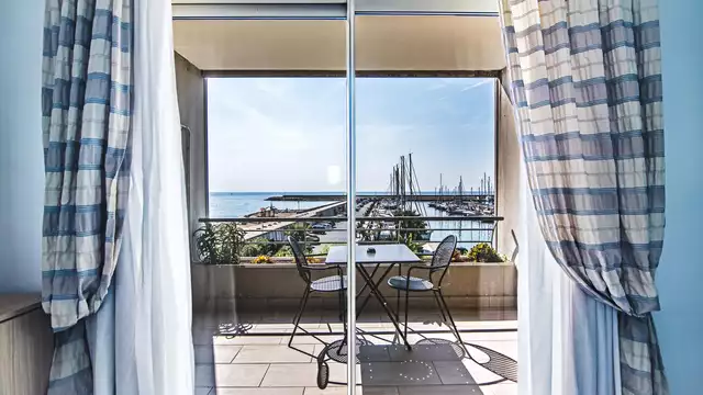 Weekend di lusso sulla Riviera Ligure in suite vista mare e con accesso alla spiaggia incluso