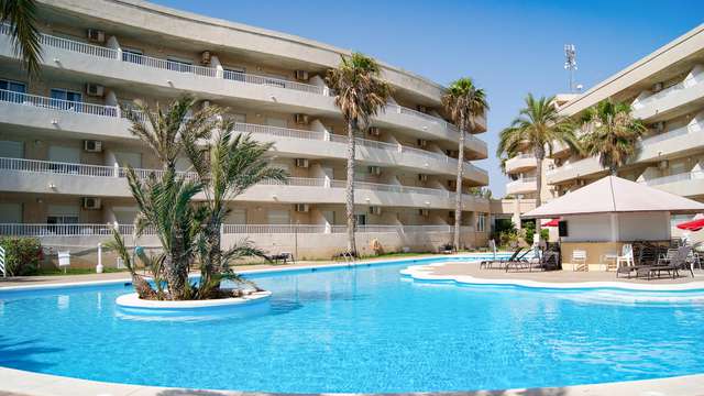 Oferta en Torrevieja: Apartamento con terraza para hasta 5 personas a primera línea de playa