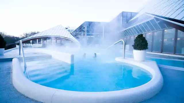 Descubre Maastricht y relájate un día completo en Thermae 2000