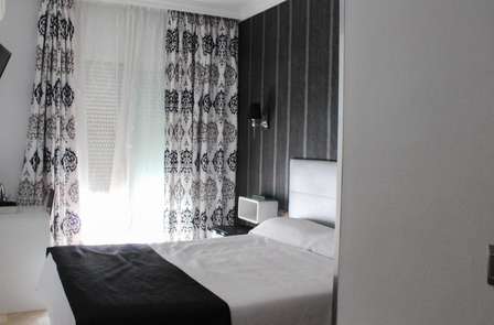 Nerja met je gezin, waar de zomer nog blauwer is