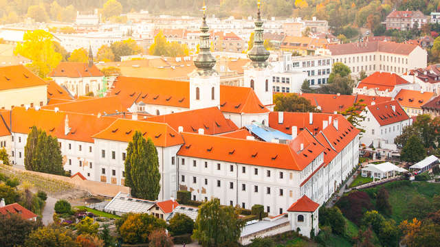 Alójate en el centro de Praga