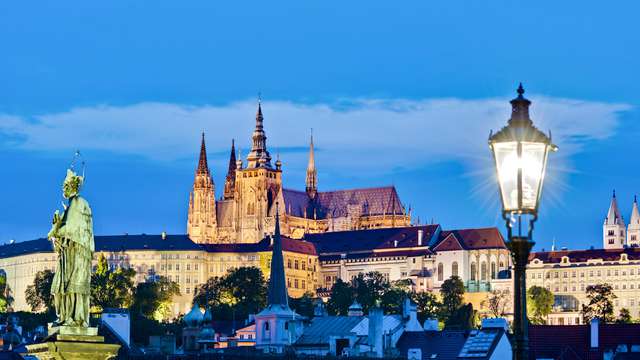 Recorre las calles históricas de Praga