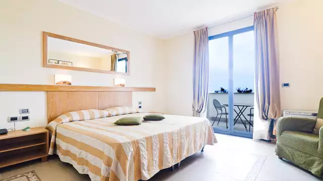 Séjour au cœur de la Riviera dei Fiori dans une chambre de luxe avec petit déjeuner