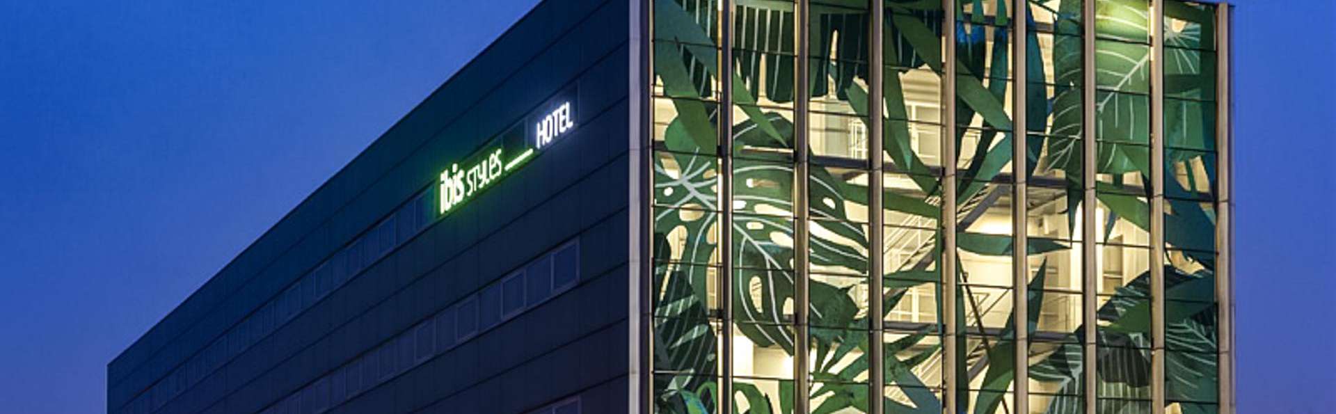 IBIS Styles Amsterdam Airport - EDIT_FRONT_02.jpg