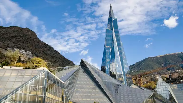 Descubre Andorra  en un 4* con el desayuno incluido