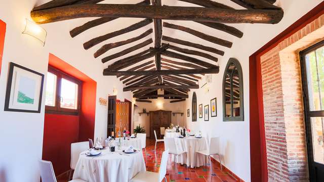 Escapada con Cena en un hotel con encanto cerca de Antequera con piscina