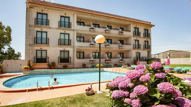 Ya huele a verano Escapada frente al mar con Paella entre Sanxenxo y O Grove desde noches