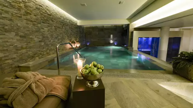 Week-end romantique avec spa et boisson de bienvenue au cœur des Marches