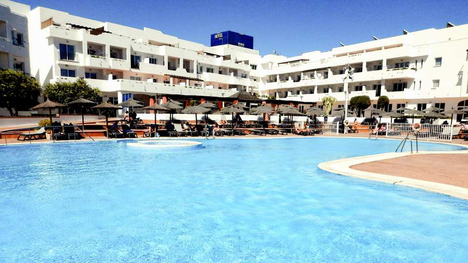 Escapate a Cabo de Gata muy cerca del mar con spa incluido y nino gratis
