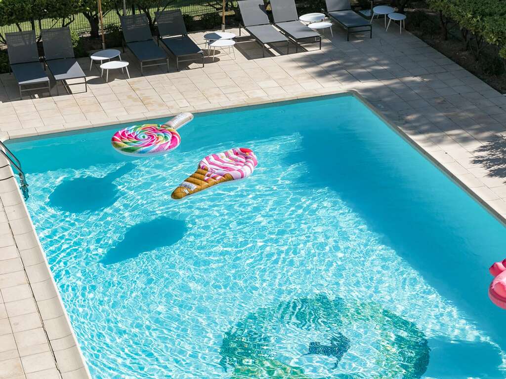 Week-end De Charme À Deux Pas D'aix En Provence - 4* (ref 12958)