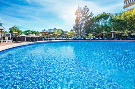 Mini-vacances en couple : détendez-vous avec l'accès au spa et en demi-pension à Portails Nous