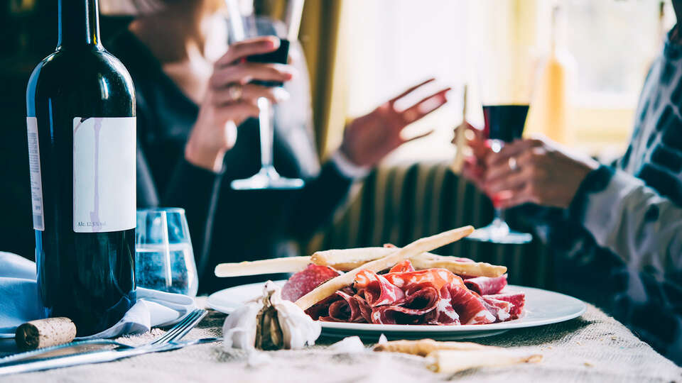 Escapada Gastronomica con media pension cava y bombones en el corazon de la Costa Brava