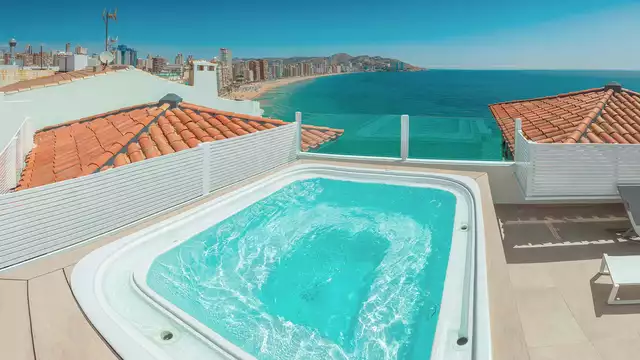 Escapade a Benidorm a quelques metres de la plage en demi-pension