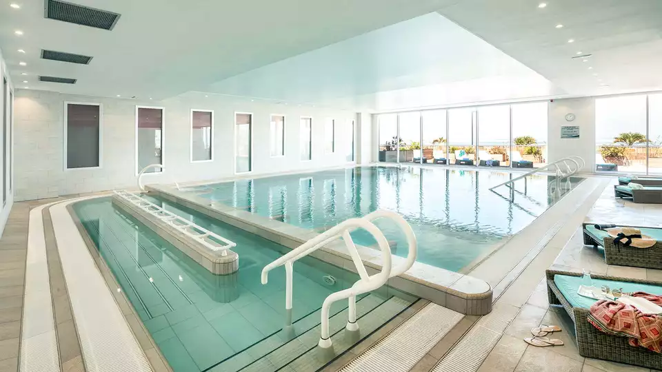 Een thalasso weekend met hydrojet behandeling en uitzicht op zee in de buurt van Granville nachten minimum