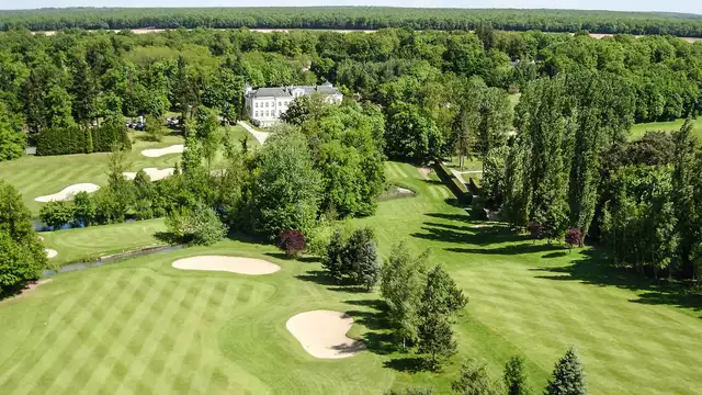 Escapade royale dans un château XVIIIe siècle