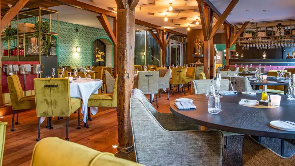 Luxe confort et plaisir culinaire pres de La Haye nuits