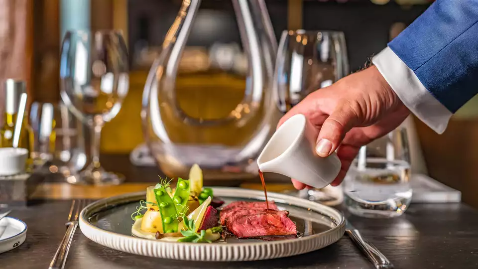 Bienestar y gastronomia cerca de La Haya noches