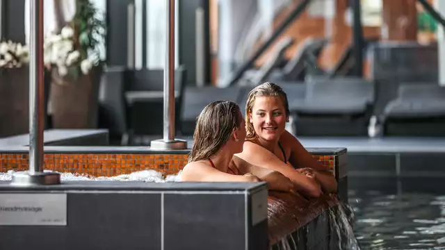 Citytrip Den Haag met een overnachting met park uitzicht, ontbijt & luxe spa
