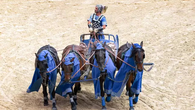 Fuga a Nantes con esperienza magica al Puy du Fou.