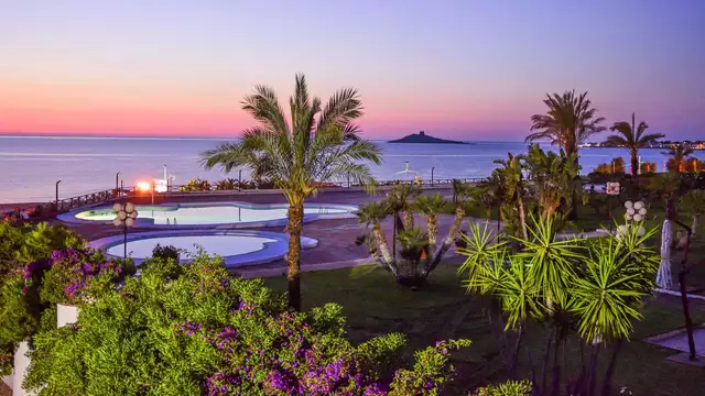 Soggiorno sull'Isola delle Femmine in un elegante hotel 4* sul mare