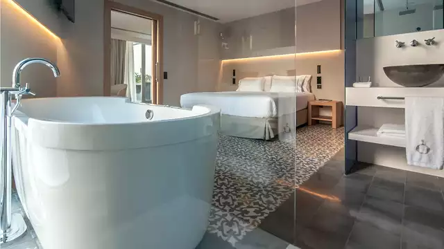 Overnachting in een suite met bubbelbad op een half uur van Barcelona