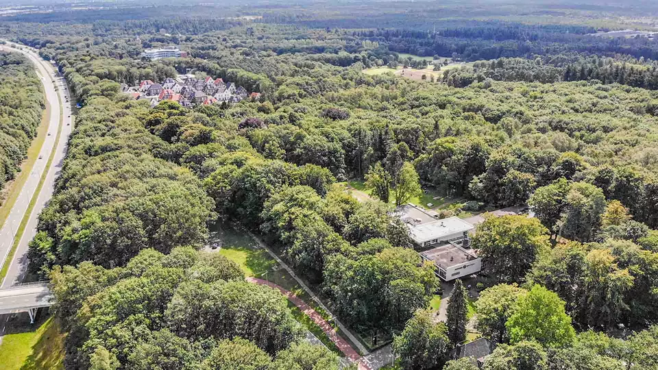 Cena y ciclismo en el bosque cerca de Amersfoort desde noches