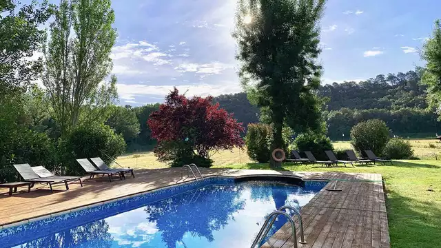 Speciale in Superior con cena e spa in una tipica casa colonica vicino a Figueras.
