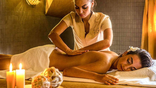 Escapada romántica en Roma: hotel de 4 estrellas con SPA y masaje incluido