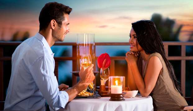 Granada nel lusso più puro con cena, ingresso al centro benessere e vasca idromassaggio privata (da