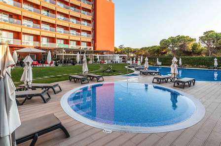 Escapade dans un hôtel design avec accès direct à la plage de Bicos et cadeau de bienvenue