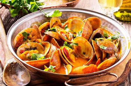 Descubre la gastronomía típica orensana en un bonito hotel en O Carballiño