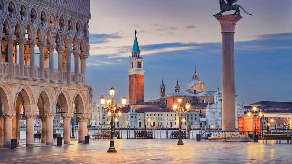Oferta en Venecia en habitacion superior con botella de vino gratis