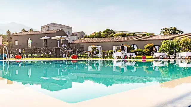 Luxe en Sicile : dans une suite d'un charmant complexe hôtelier près du parc de l'Etna