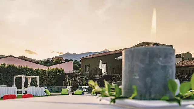 Soggiorno con cena gourmet in una location esclusiva, alle pendici dell'Etna